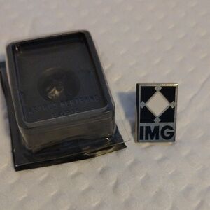 🦋 Arthus Bertand Paris IMG Pin